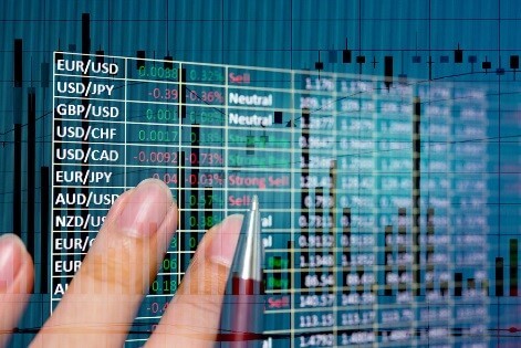 The picture displays the exchange of one currency for another at an agreed exchange price on the over-the-counter (OTC) market – Finance Brokerage